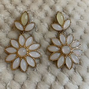 White flower dangle earrings